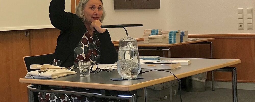 Autorin Monika Peetz erklärt niederländische Begriffe.