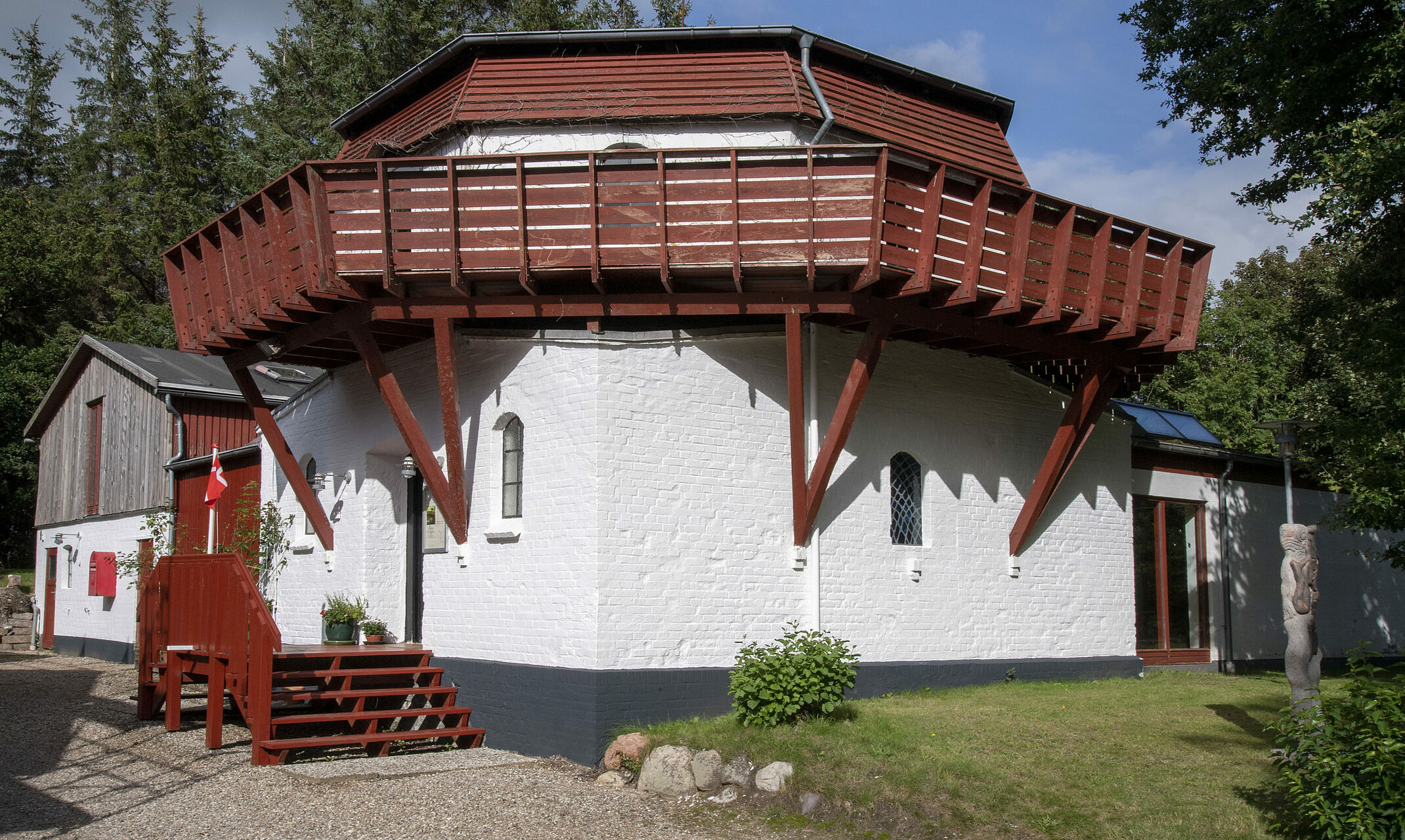 die ehemalige Mühle auf dem Mikkelberg, heute das Hauptgebäude für das Kunst- und Cricketcenter